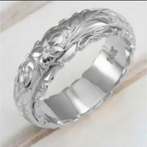 Classic 14K White Gold Plated Band Hand Carved Flower Design Ring